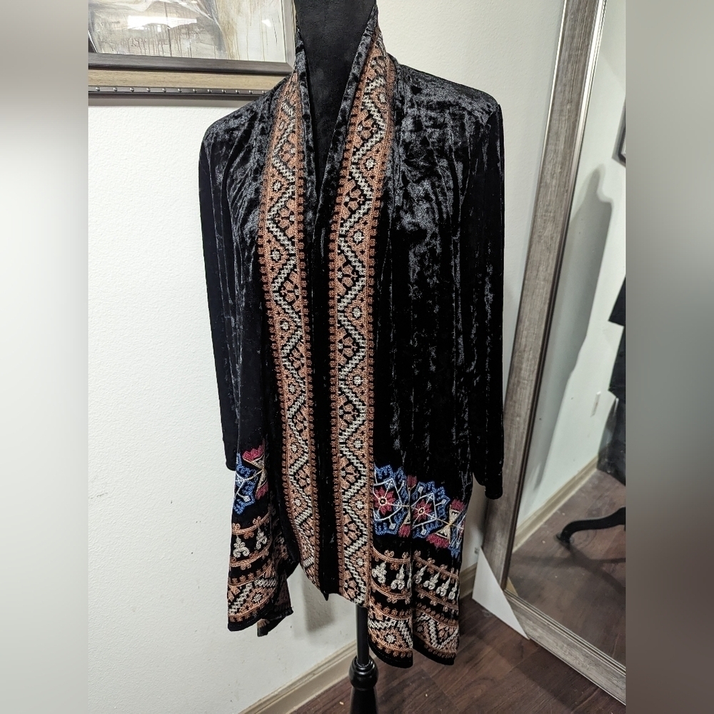 Andrée By Unit Black Velvet Kimono